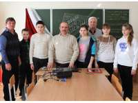 В.П.Лицуков с готовскими школьниками